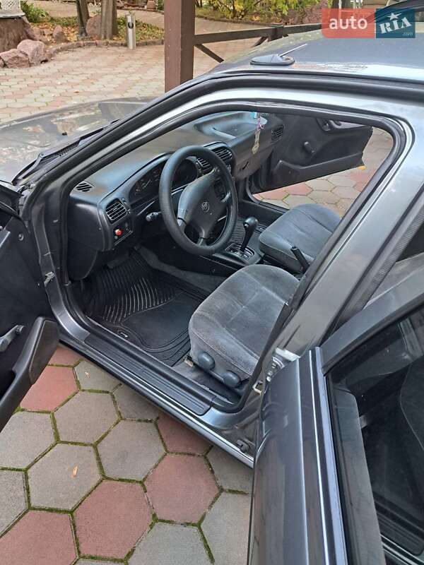 Седан Nissan Sunny 1994 в Одесі