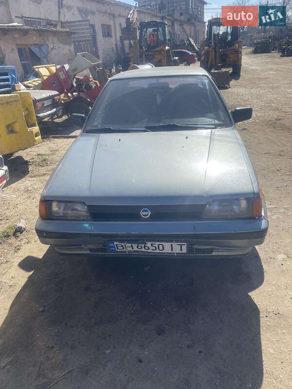 Nissan Sunny 1986