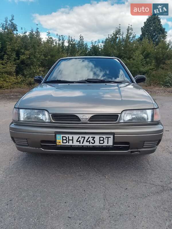 Nissan Sunny 1991