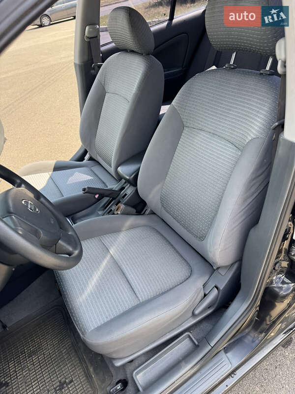 Седан Nissan Sunny 2008 в Измаиле