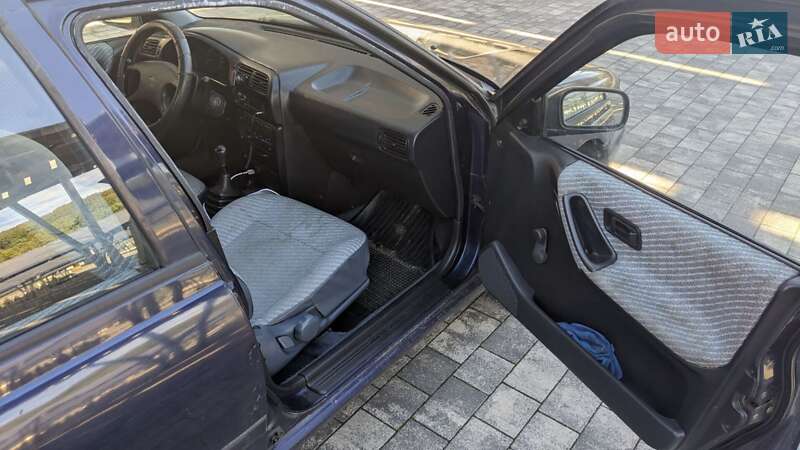 Седан Nissan Sunny 1994 в Львове фото 11 Седан Nissan Sunny 1994 в Львове