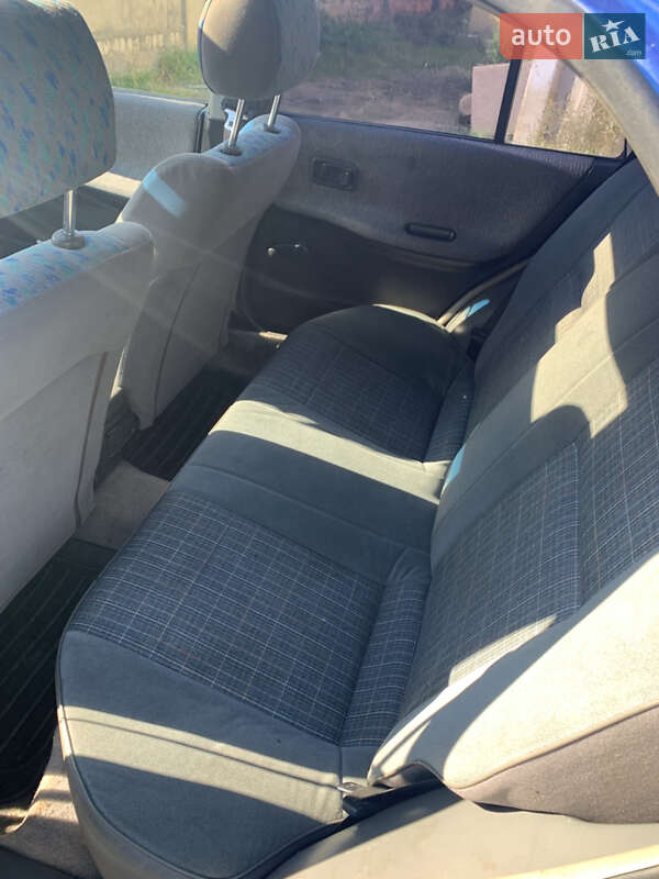 Седан Nissan Sunny 1996 в Одессе