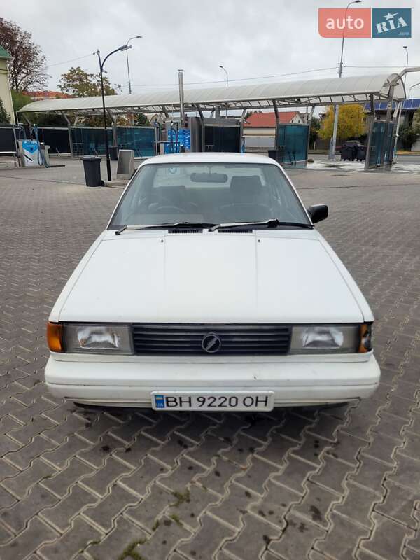 Nissan Sunny 1989