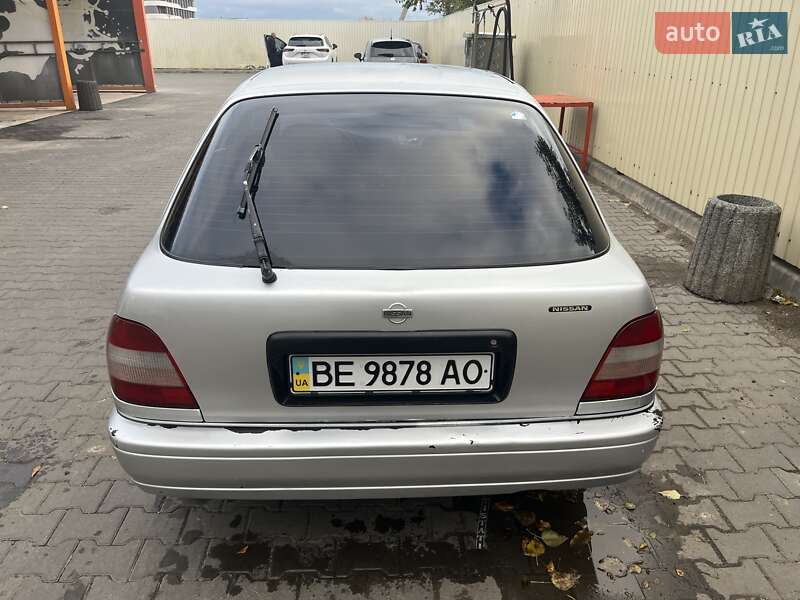 Nissan Sunny 1993