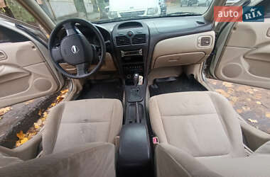 Седан Nissan Sunny 2007 в  фото 2 Седан Nissan Sunny 2007 в