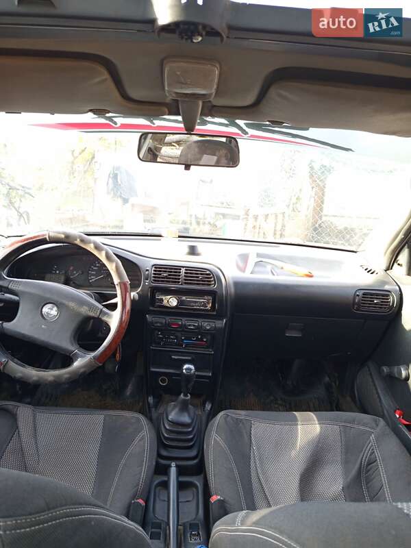 Седан Nissan Sunny 1991 в Роздільній