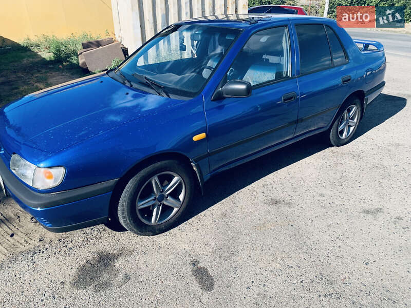 Седан Nissan Sunny 1996 в Одессе