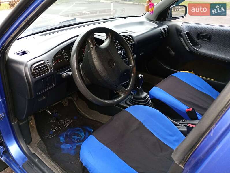 Седан Nissan Sunny 1995 в Одесі