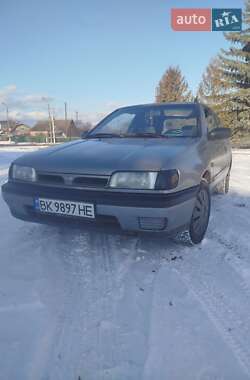 Седан Nissan Sunny 1992 в Изяславе