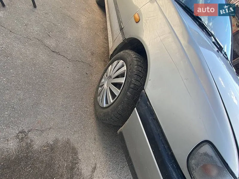 Nissan Sunny 1992