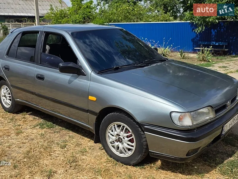 Nissan Sunny 1992