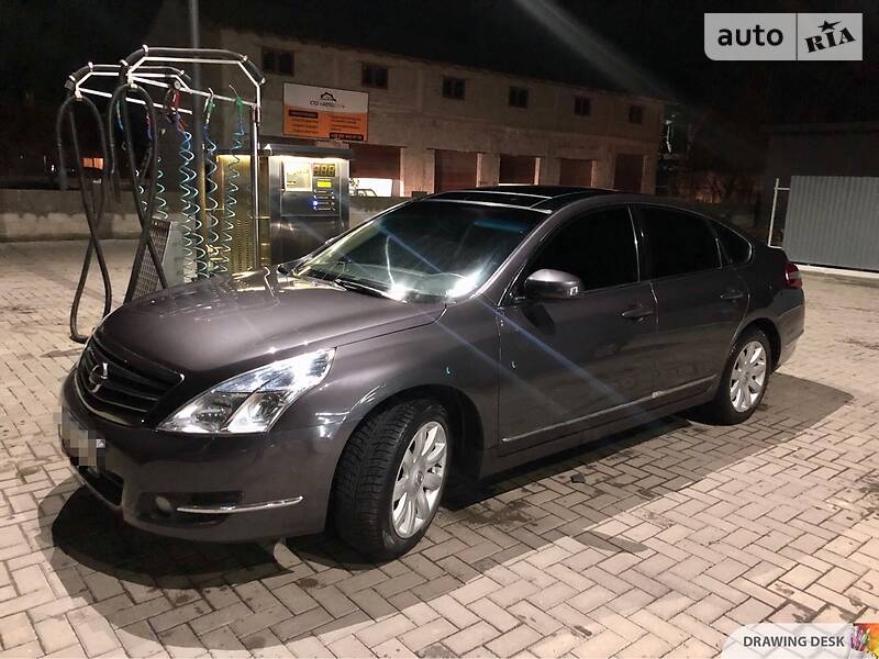 Седан Nissan Teana 2011 в Ужгороді