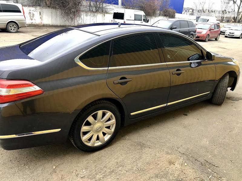 Седан Nissan Teana 2011 в Ужгороді