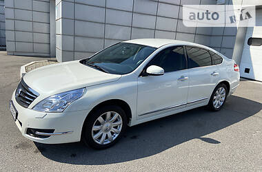 Седан Nissan Teana 2010 в Днепре