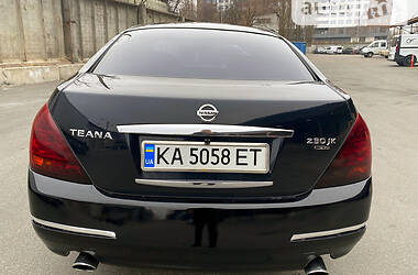 Хэтчбек Nissan Teana 2006 в Киеве
