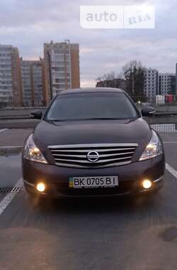 Седан Nissan Teana 2010 в Львове