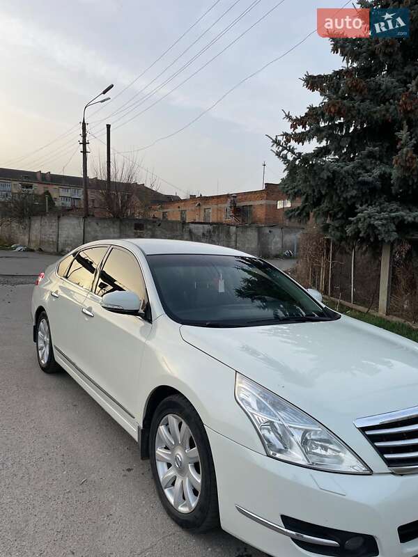 Седан Nissan Teana 2011 в Хмельницком