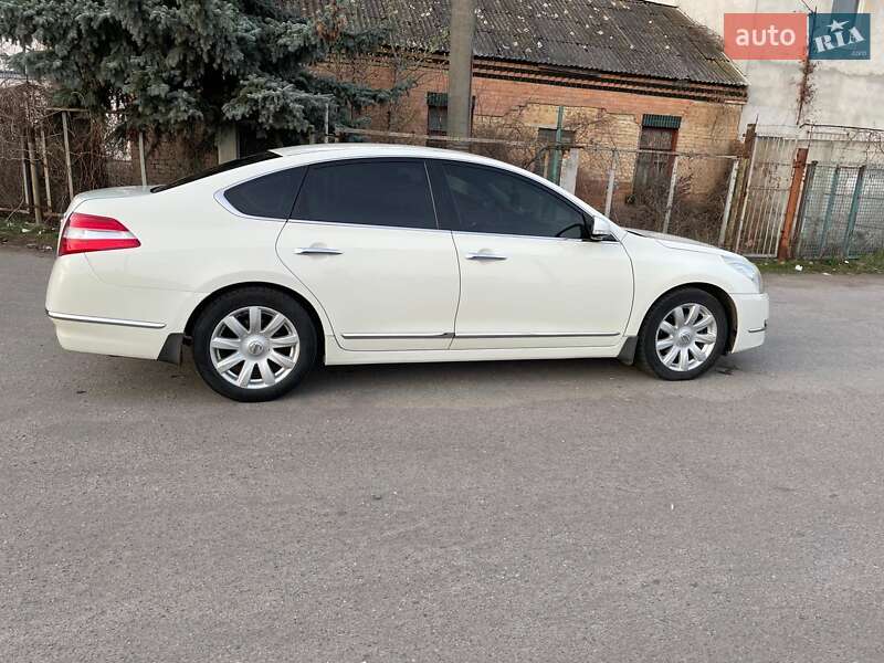 Седан Nissan Teana 2011 в Хмельницком