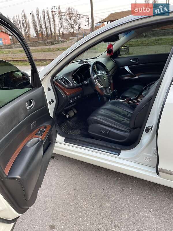 Седан Nissan Teana 2011 в Хмельницком