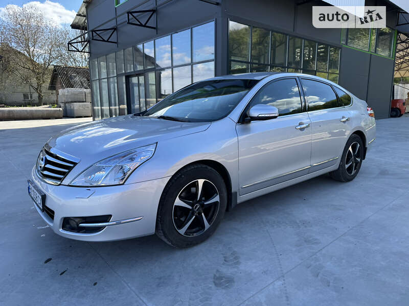 Седан Nissan Teana 2010 в Теребовле