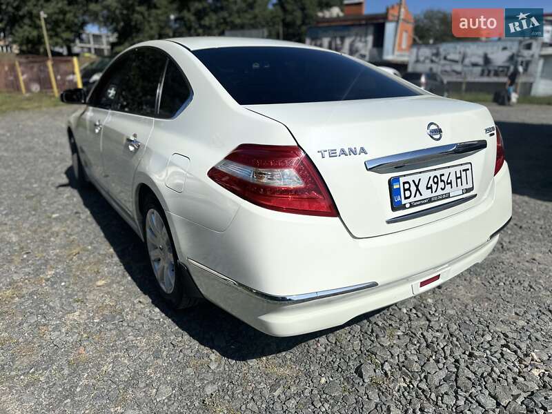 Седан Nissan Teana 2011 в Хмельницком