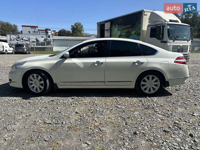 Седан Nissan Teana 2011 в Хмельницком