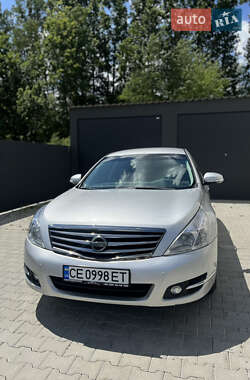 Седан Nissan Teana 2010 в Чернівцях