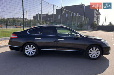Седан Nissan Teana 2010 в 