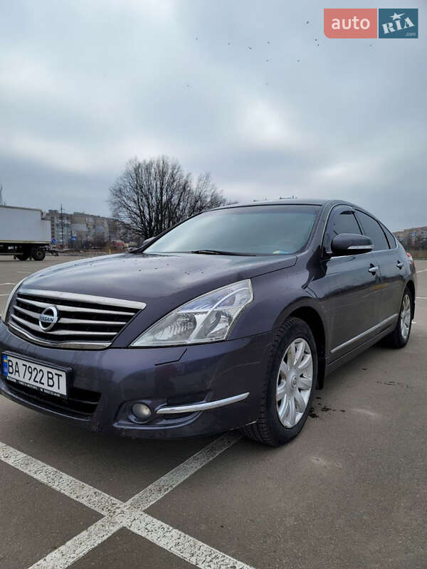 Седан Nissan Teana 2010 в Кропивницком