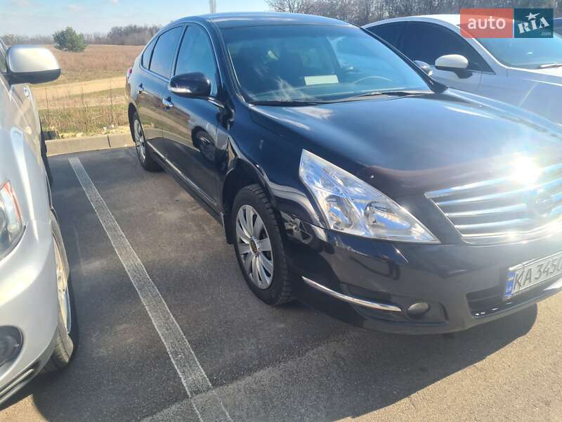 Седан Nissan Teana 2012 в Буче