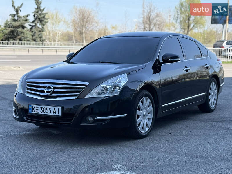 Седан Nissan Teana 2010 в Днепре