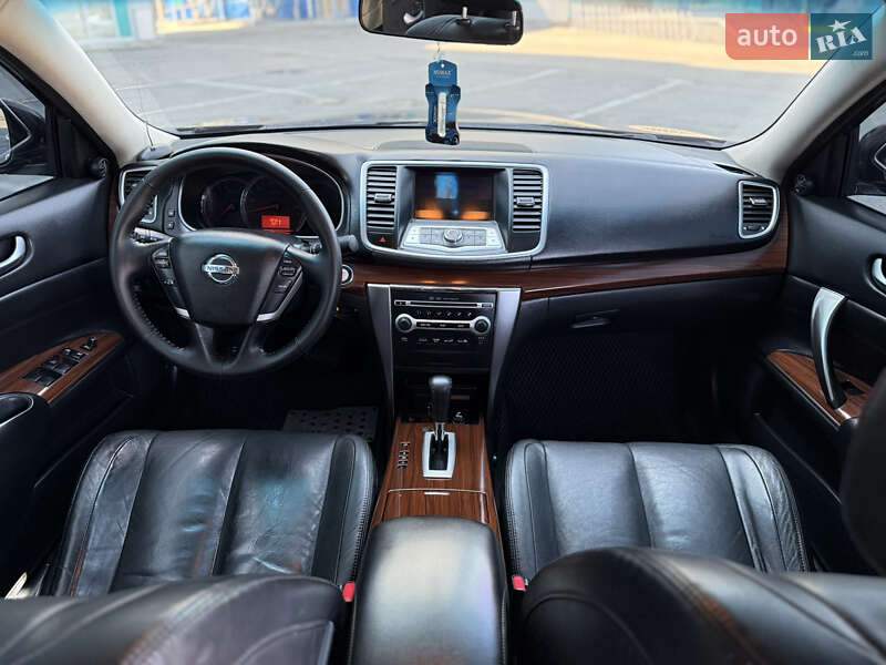 Седан Nissan Teana 2010 в Днепре