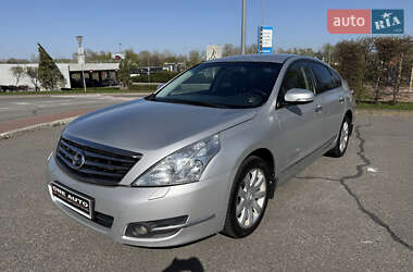 Седан Nissan Teana 2010 в 