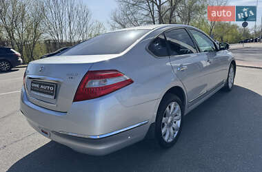 Седан Nissan Teana 2010 в 
