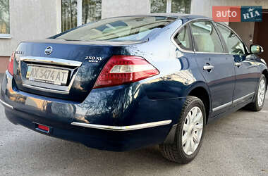 Седан Nissan Teana 2012 в 