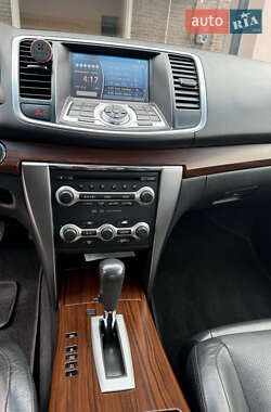 Седан Nissan Teana 2010 в 