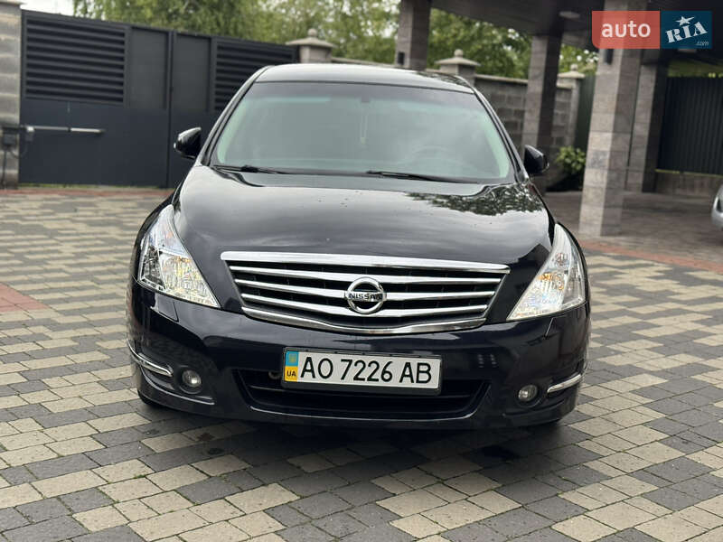 Седан Nissan Teana 2012 в 