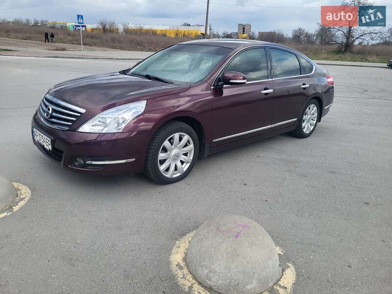Седан Nissan Teana 2010 в 