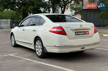 Седан Nissan Teana 2012 в 