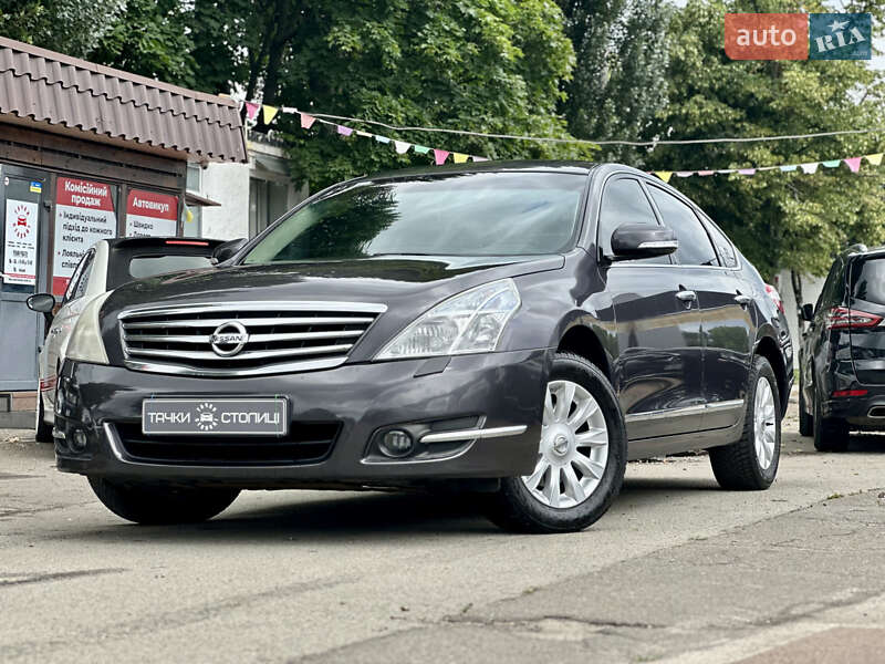 Nissan Teana 2010