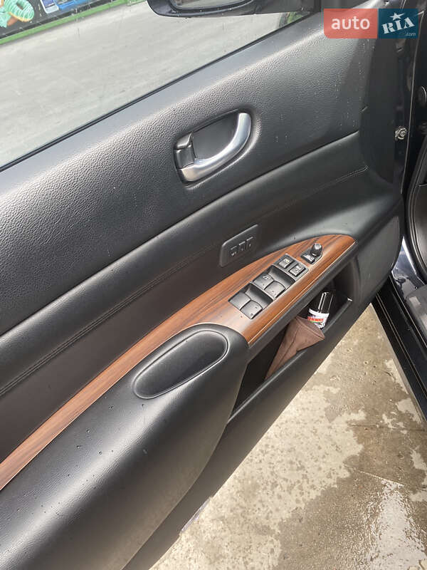 Седан Nissan Teana 2010 в Чернигове