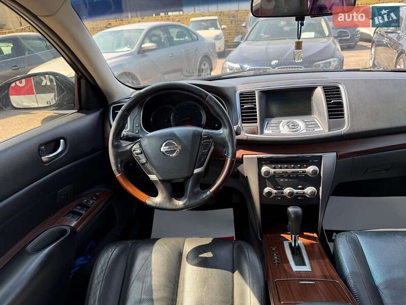 Седан Nissan Teana 2010 в Запоріжжі