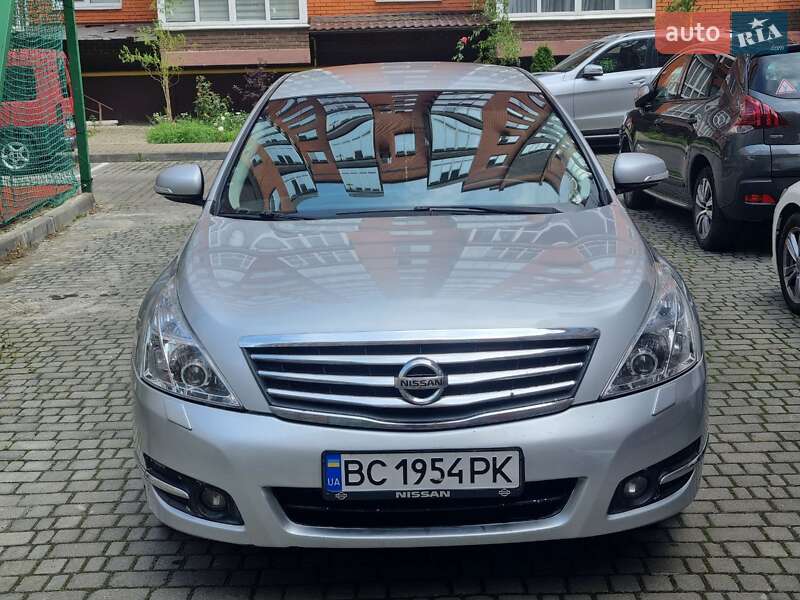 Седан Nissan Teana 2010 в Львове