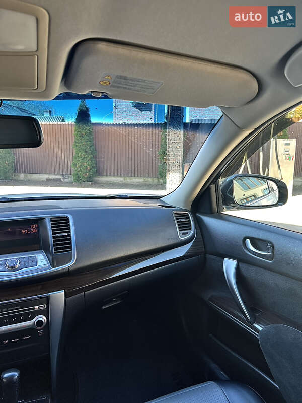 Седан Nissan Teana 2013 в Чернівцях