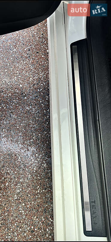 Седан Nissan Teana 2013 в Чернівцях