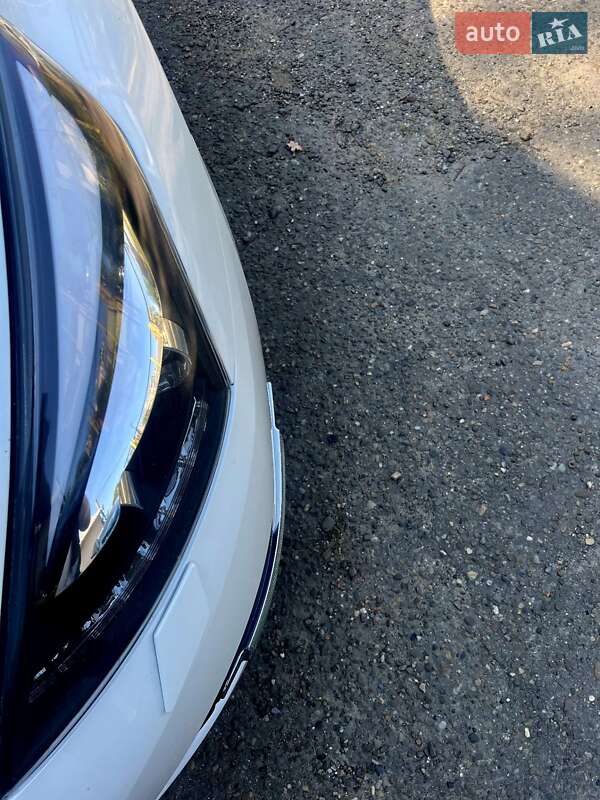 Седан Nissan Teana 2013 в Чернівцях