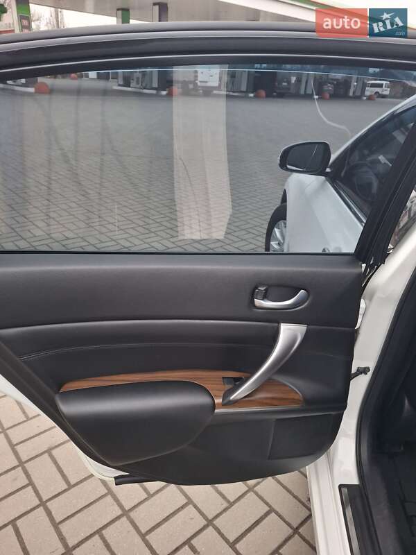 Седан Nissan Teana 2011 в Житомире