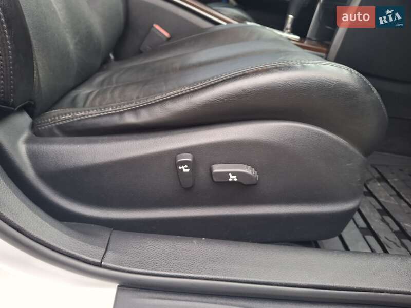 Седан Nissan Teana 2011 в Житомире