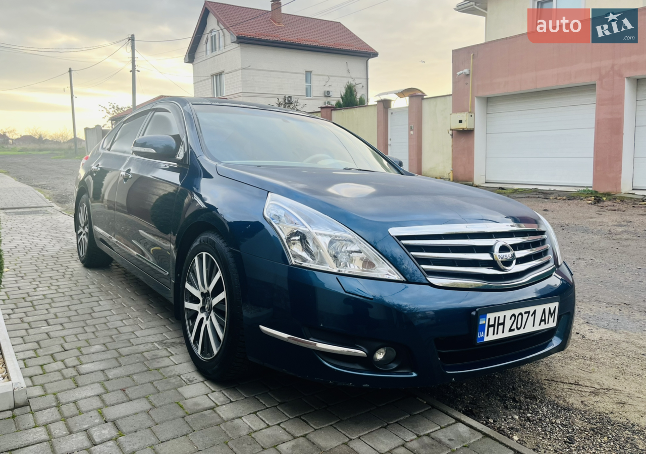 Nissan Teana 3.5• Відмінний технічний та косметичний стан • Від власника

Пропонується до продажу Nissan Teana з надійним та динамічним двигуном 3.5L. Автомобіль знаходиться в дійсно доглянутому стані, що є рідкістю на ринку вживаних авто.

Салон — світла шкіряна обробка, без потертостей і слідів зносу. Машину акуратно експлуатували та вчасно обслуговували.

? Пробіг: 182 000 км
? ТО от 20.08.2025 – повністю замінено всі масла та фільтри
? Автомобіль готовий до будь-яких технічних перевірок і діагностик.

Авто не потребує жодних вкладень. Ходова частина, двигун і коробка працюють коректно. Косметичний стан відповідає технічному — акуратний, доглянутий та повністю обслужений автомобіль.

Зауважу, що подібні варіанти Nissan Teana в такому стані зустрічаються вкрай рідко.

? Перекупникам прохання не турбувати.
Авто від власника, продаж прозорий.