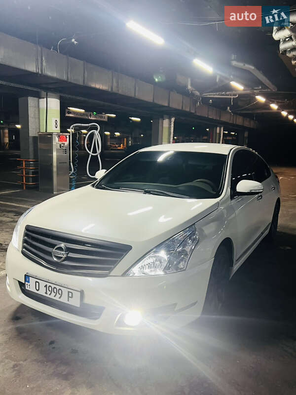 Седан Nissan Teana 2011 в Киеве